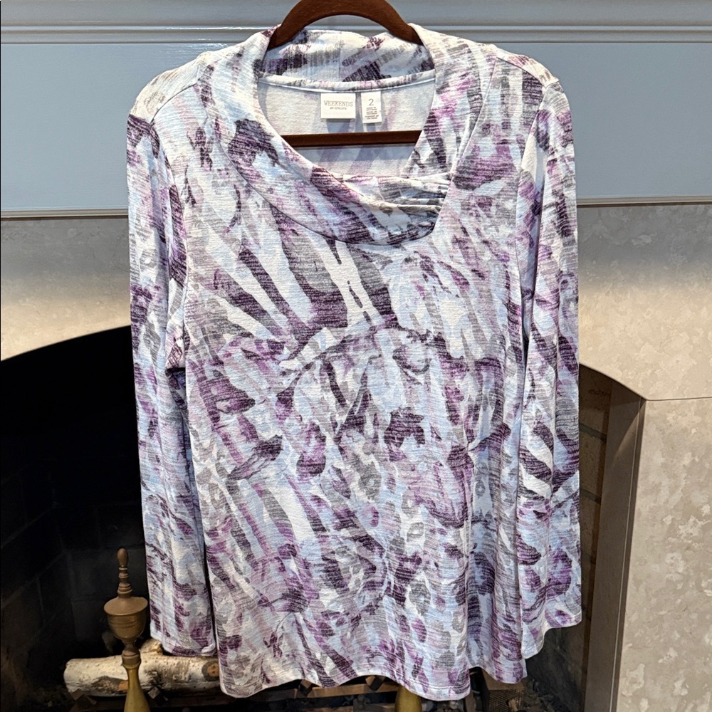 Chico's Long Sleeve Scoop Neck Top in White and Lavender Print (Bin 2)